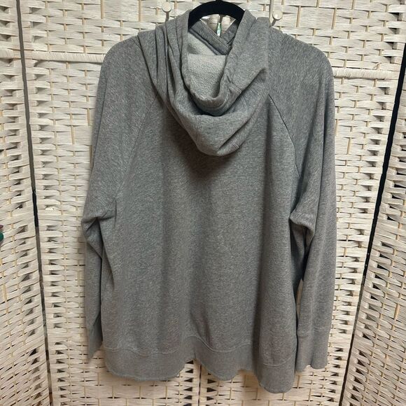 Under Armour women’s hoodie grey size 2x‎ loose fit 2 small spots see photo - Picture 5 of 6